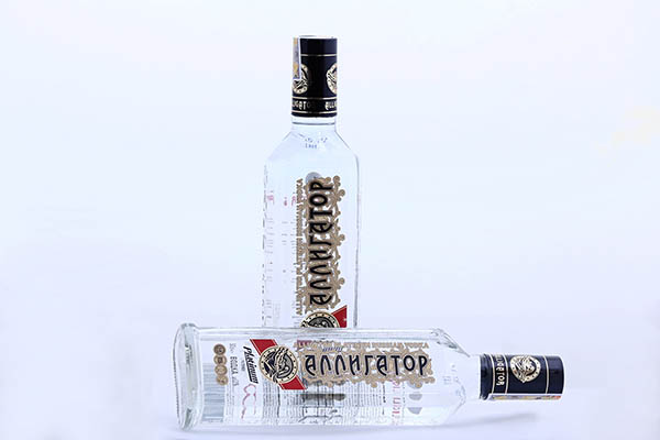 rượu vodka cá sấu đen 500 ml 